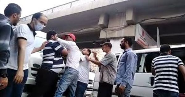 مشاجرة أمام أحد المطاعم بالقاهرة 