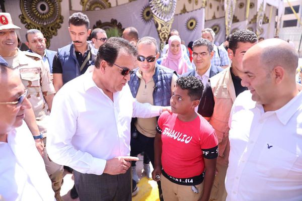 وزير الصحة يتفقد مقر حملة «100 يوم صحة» بمنطقة بشاير الخير
