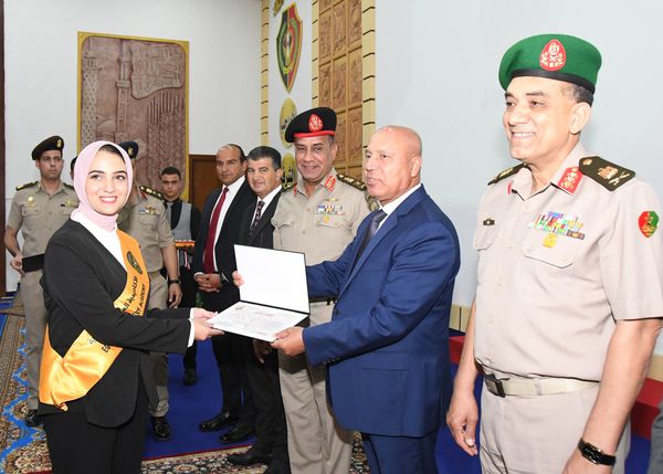 الأكاديمية العسكرية المصرية تحتفل بتخرج دورات جديدة من العاملين بوزارة النقل