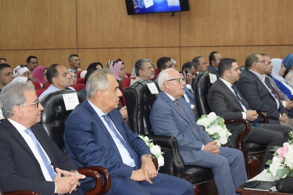 محافظ بورسعيد يدشن مشروع الكارت الموحد الذكي بالمحافظة