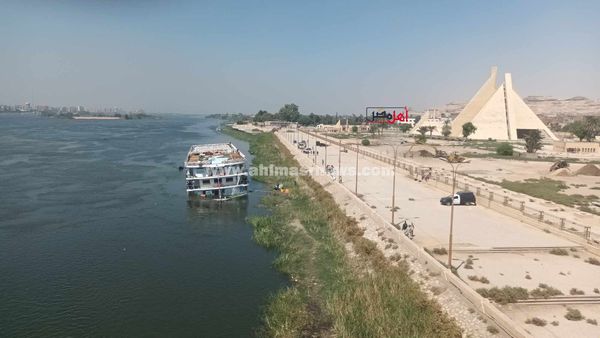 الباخرة الغارقة في نهر النيل بالمنيا 