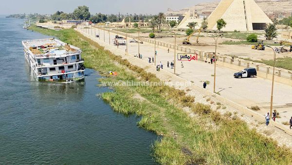 الباخرة الغارقة في نهر النيل بالمنيا