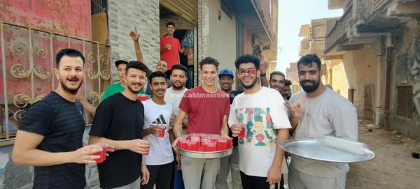مبادرة الشباب لتوزيع الشربات في الإسماعيلية 