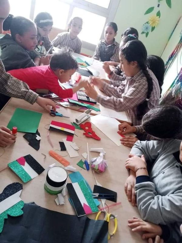اطفال رسموا علم فلسطين تضامنا مع غزة