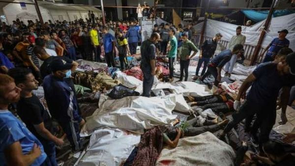 المئات في ليبيا يؤدون صلاة الغائب على شهداء مذبحة المعمداني