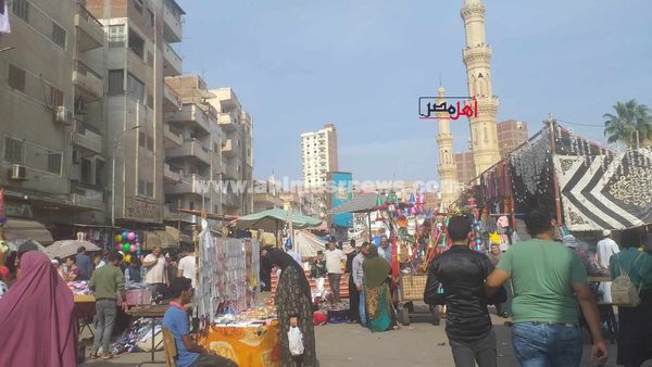 توافد كبير للمواطنين للاحتفال بالليلة الختامية لمولد إبراهيم الدسوقي   