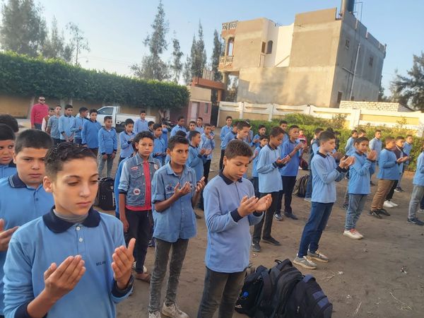 طلاب كفر الشيخ يقفون دقيقة حداد على أرواح الشهداء الفلسطينين