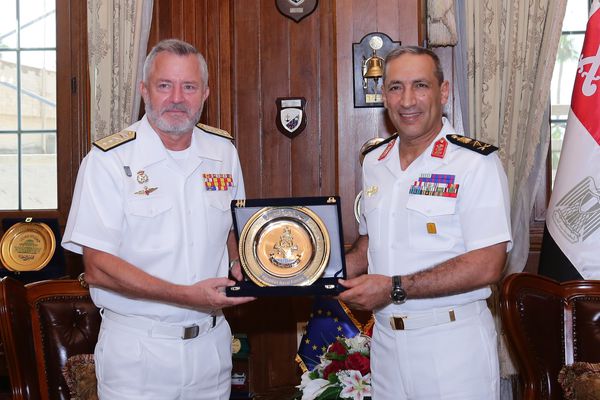 قائد القوات البحرية يلتقى قائدي العمليات البحرية الأوربية ( أطلانطا ) و( حارس البحر )