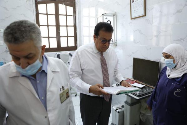 وزير الصحة يتفقد مستشفى رمد قلاوون