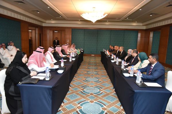 وزير العمل ونظيره السعودي يشهدان توقيع اتفاقية تشغيل 