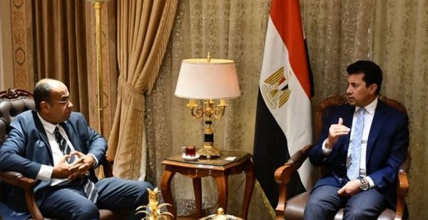 وزير الرياضة يلتقي سفير مصر الجديد في بيرو