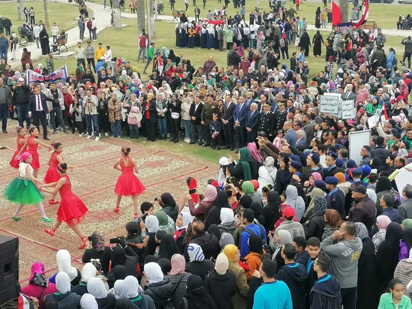 البورسعيدية يحتفلون بالعيد الوطني للباسلة 