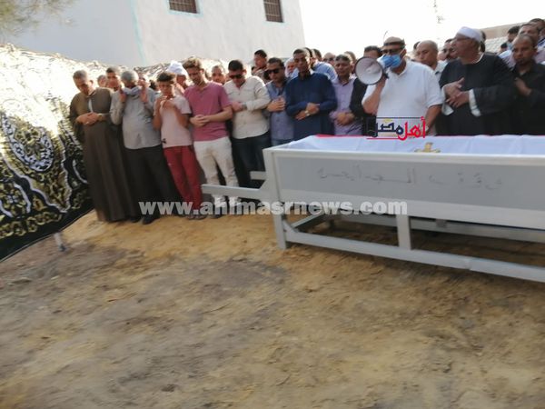 تشيع جنازة ضحايا حادث بحيرة قارون بالفيوم 