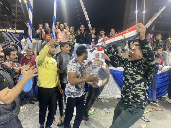 رقص و طبل امام اللجان الانتخابية بمحافظة بورسعيد 