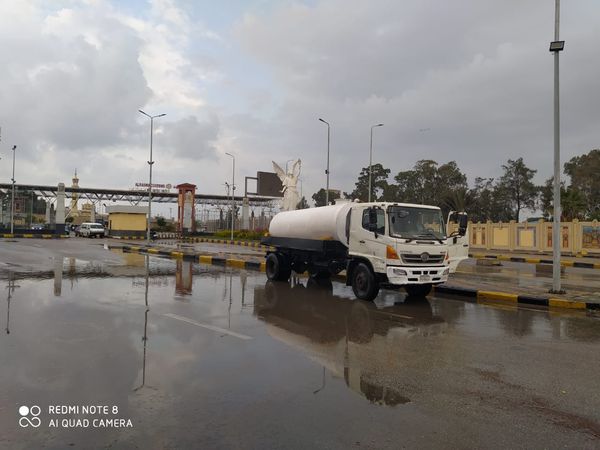 محافظ بورسعيد: انتشار سيارات شفط وكسح مياه الأمطار والأطقم الفنية بجميع أحياء المحافظة 