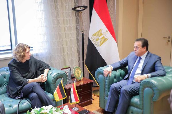 وزير الصحة يستقبل السفير الألماني لدى مصر  لبحث سبل التعاون بين البلدين في الملفات الصحية 