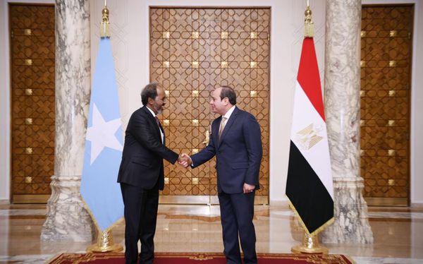 استقبال السيسي لرئيس الصومال بقصر الاتحادية 