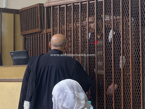 المتهم بقتل شقيقته ببورسعيد خلال محاكمته