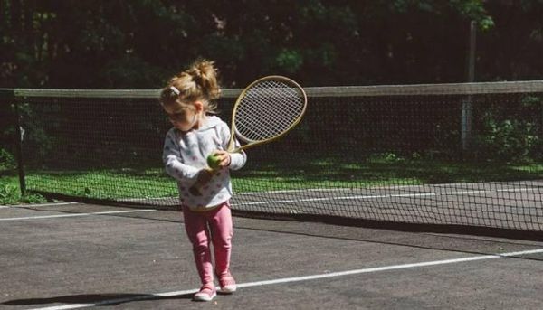كيفية اختيار الرياضة المناسبة للفتيات في سن صغيرة