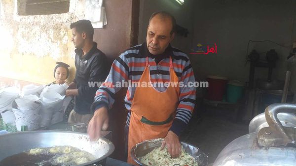 محمود الرماح، بائع فول وطعمية 