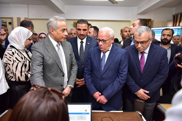 وزير العمل و محافظ بورسعيد  يشهدان إطلاق البث الأولي 