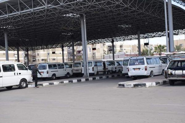 محافظ بورسعيد يتفقد الميناء البري لمتابعة سير العمل بعد تحريك أسعار الوقود 