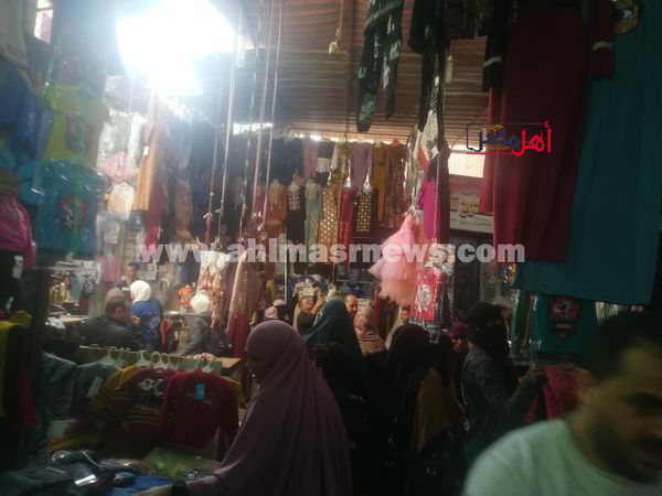 مشاجرة بين أصحاب المحلات والباعة الجائلين بالفيوم 