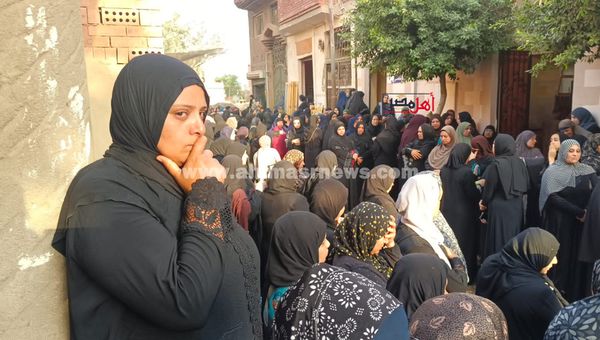 تشييع جنازة الطالبة جهاد ضحية انتقام الجيران من أسرتها 