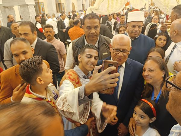 مطران بورسعيد يترأس قداس عيد القيامة المجيد بكنيسة الحي الاماراتي 