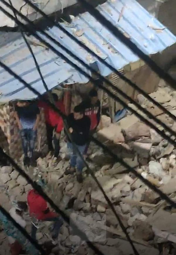انهيار منزل بكرموز في الإسكندرية