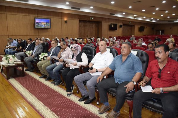 محافظ بورسعيد: يتابع الموقف التنفيذي لسير العمل في تلقي طلبات المواطنين للتصالح على  مخالفات البناء 