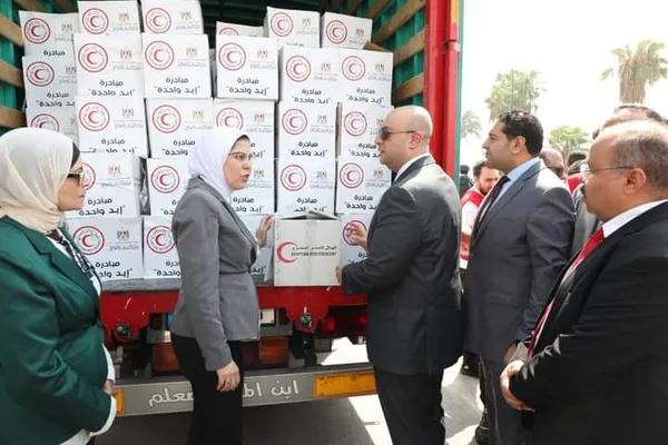 قافلة الهلال الأحمر للمساعدات الصحية ببنى سويف 