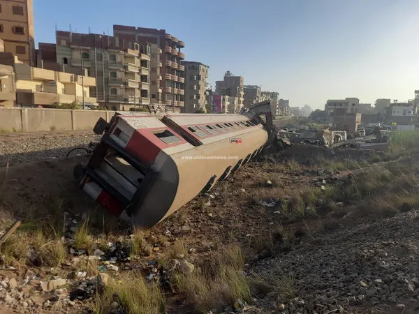 صور بقايا حادث تصادم قطاري الزقازيق 