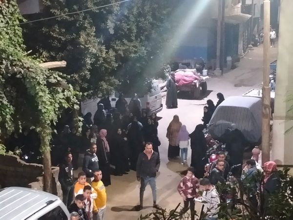 صلاة جنازة عامل دليفري ضحية حادث نجل الشيف الشربيني 