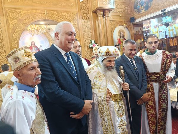 مطران بورسعيد يترأس قداس عيد القيامة المجيد بكنيسة العذراء مريم 