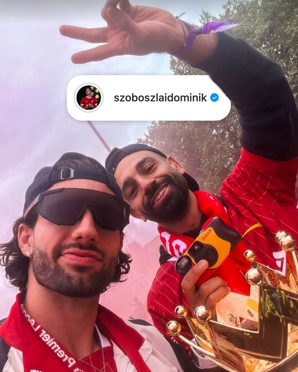 احتفالات لاعبي ليفربول