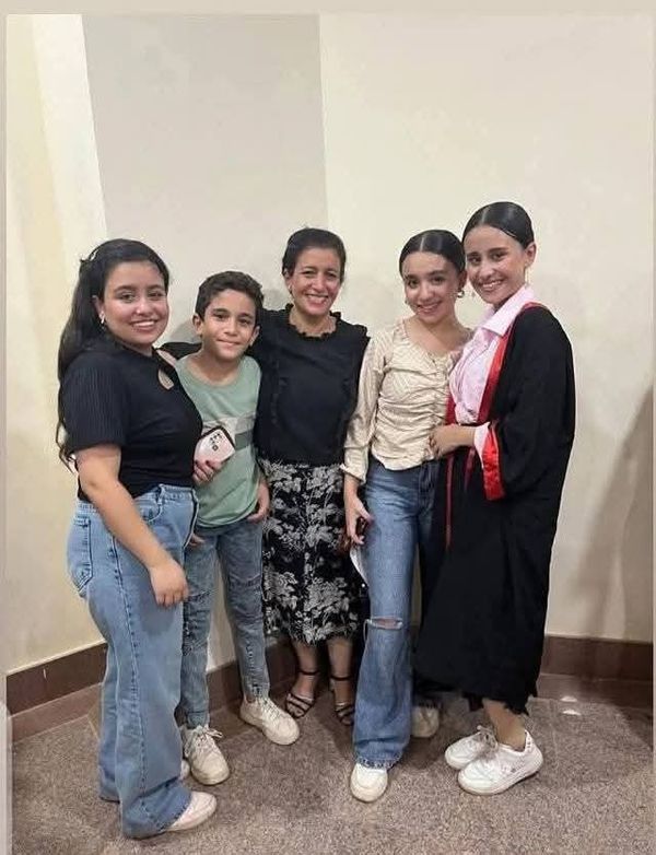 الزوجة وأبنائها 