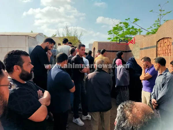 جانب من تشييع الجثمان 