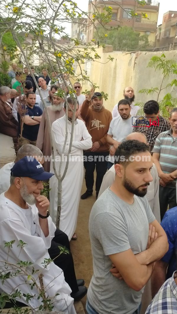 جانب من تشييع الجثمان 