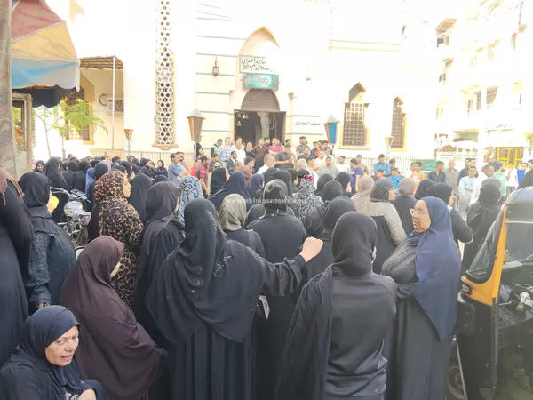 جانب من جنازة طالبة علوم الزقازيق 