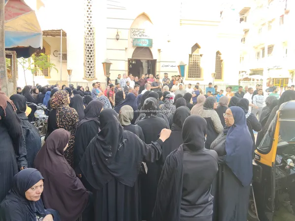 جانب من جنازة طالبة علوم الزقازيق 