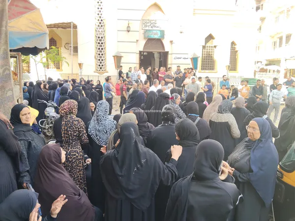 جانب من جنازة طالبة علوم الزقازيق 