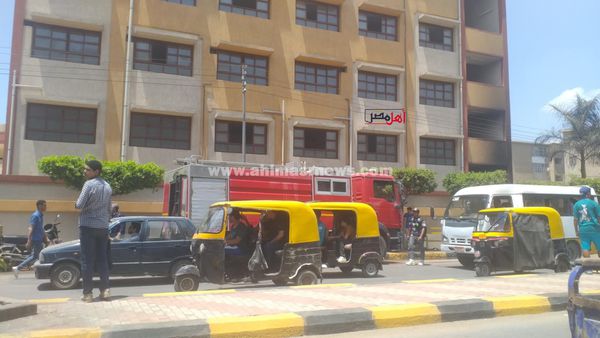جانب من عملية إخماد الحريق 