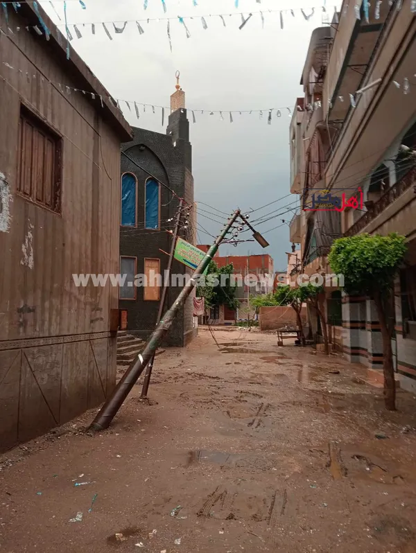 سقوط اعمده اناره 