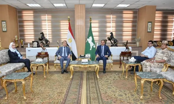 محافظ الشرقية يستقبل سفير كازاخستان 
