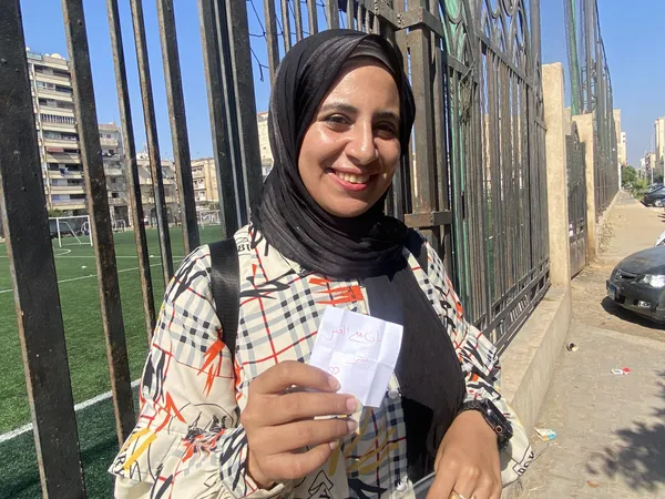 أنت بطل قصتك كمل و إحنا معاك  .. رسائل حب و طمأنينة للطلاب و أولياء أمور طلاب الثانوية العامة  امام اللجان ببورسعيد.. ربنا معاك .