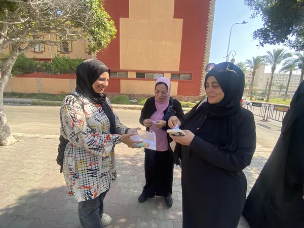 أنت بطل قصتك كمل و إحنا معاك  .. رسائل حب و طمأنينة للطلاب و أولياء أمور طلاب الثانوية العامة  امام اللجان ببورسعيد.. ربنا معاك .