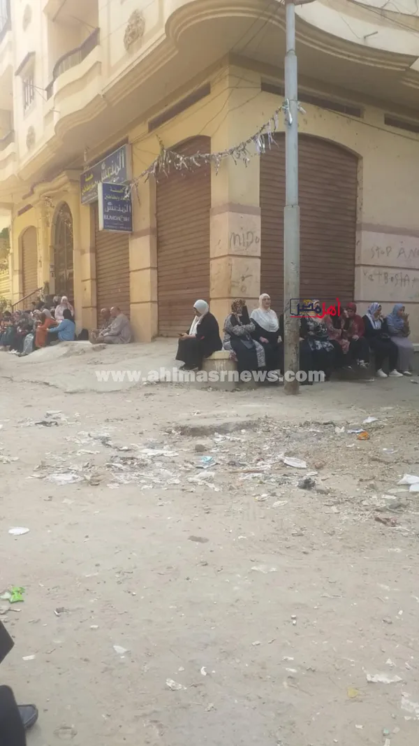أولياء أمور طلاب الثانوية العامة بكفر الشيخ 
