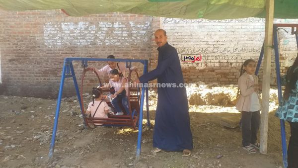 إقبال على الملاهي الشعبية بكفر الشيخ 