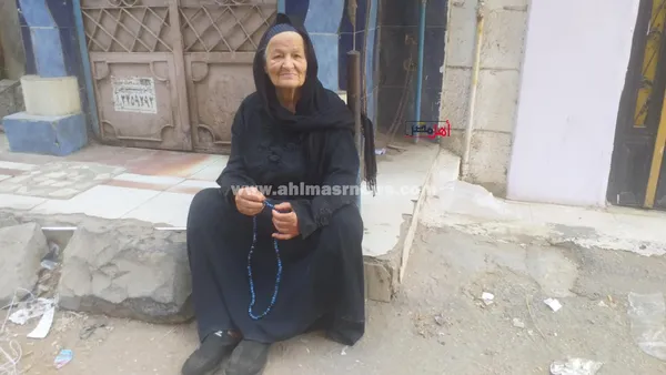 الحاجة لطيفة، جدة إحدى طالبات الثانوية العامة بكفر الشيخ 